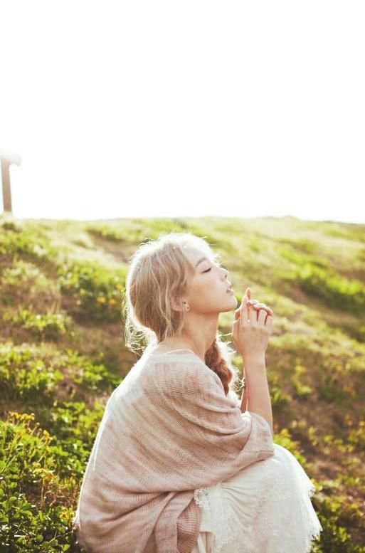 金泰妍最新專輯圖片揭秘，小巷深處的音樂寶藏與獨(dú)特風(fēng)情