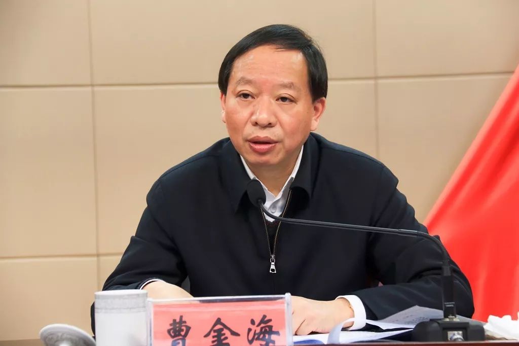 吳輝最新動態(tài)，學(xué)習(xí)之光，自信與成就的力量展現(xiàn)風(fēng)采