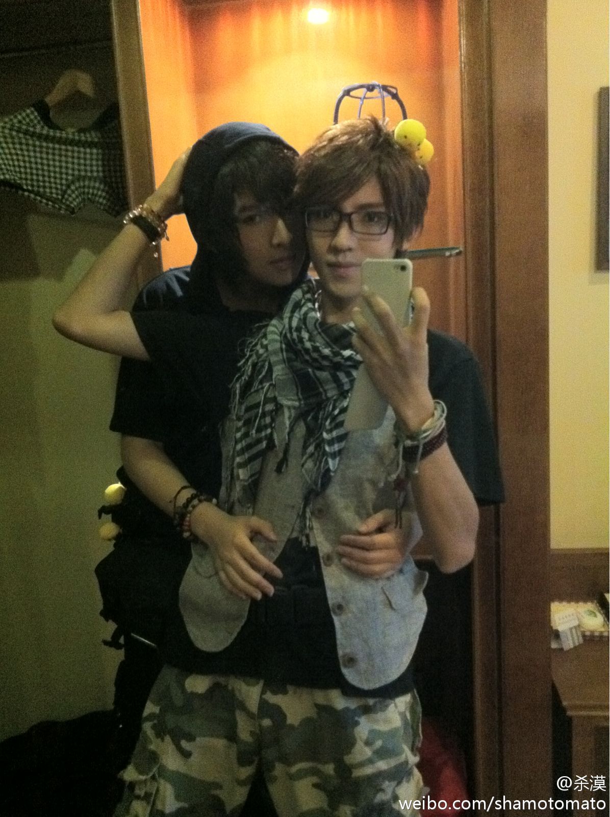 洛家俊與封蕭蕭最新科技產(chǎn)品介紹，智能生活的璀璨新星