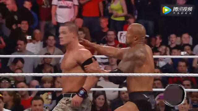 WWE巨星巨石強森的賽場日常，友情、汗水與榮耀的最新比賽