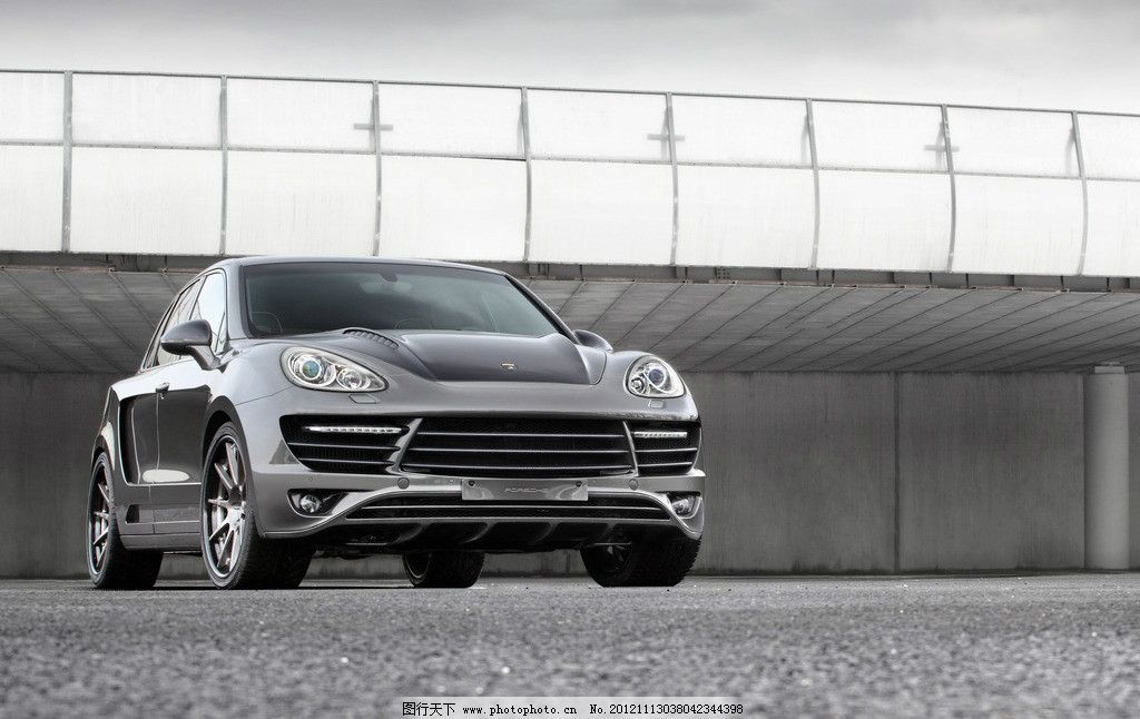 保時(shí)捷越野車最新圖片揭秘，小巷深處的探索秘境