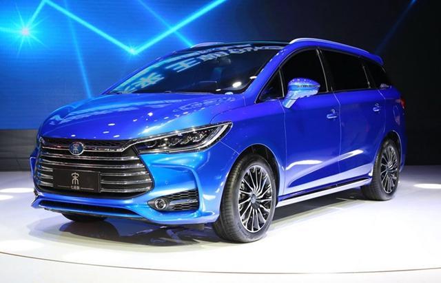 最新款比亞迪車報價，時代標桿，引領(lǐng)潮流的價位選擇