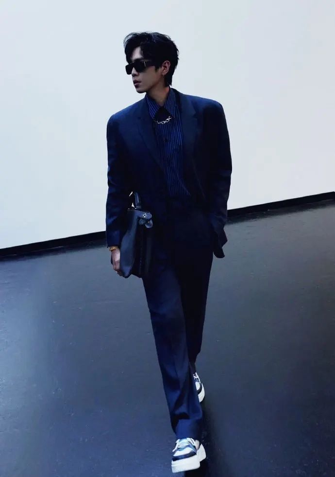 探索自然美景之旅，最新男生頭像與內心平和的追尋